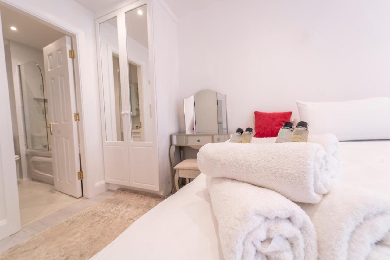 Luxurious Seaside Apartment Голуэй Экстерьер фото