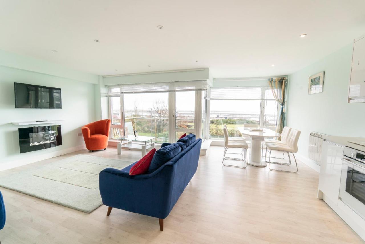 Luxurious Seaside Apartment Голуэй Экстерьер фото