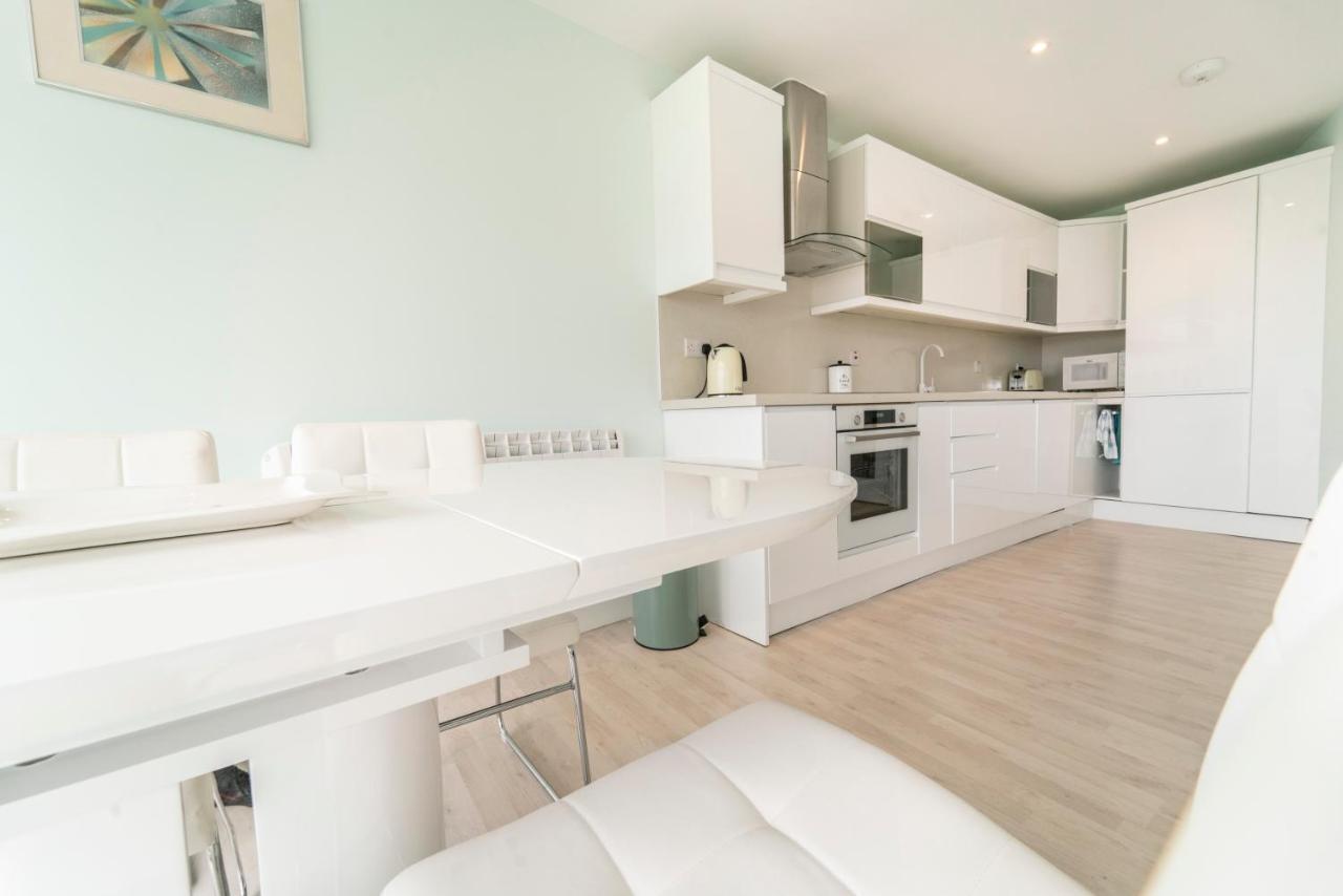 Luxurious Seaside Apartment Голуэй Экстерьер фото